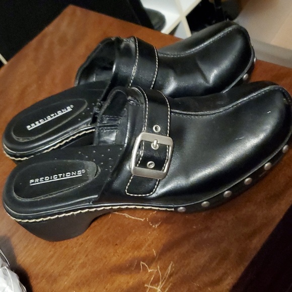 Black slip on clogs - Picture 3 of 3